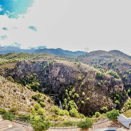 Holiday home Casa Con Increibles Vistas A Montanas Y Al Mar Frigiliana